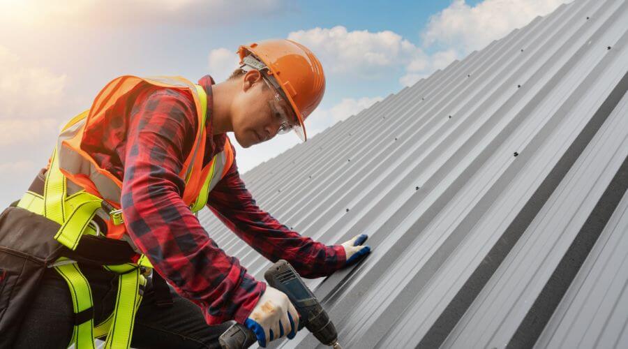 Professional gutter cleaning in Rothbury, MI